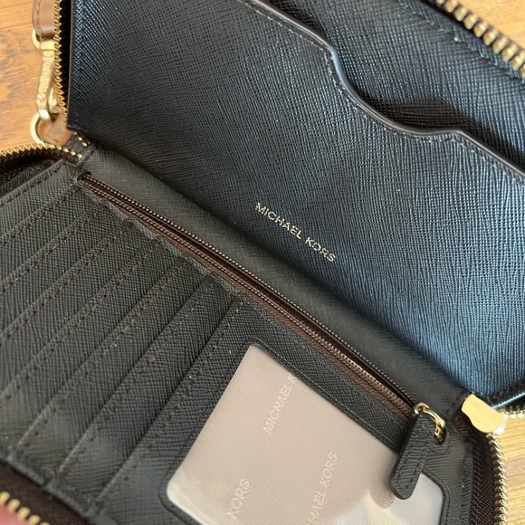 Jet Set Signature Logo Smartphone Wristlet Brown - Picture 6 of 7